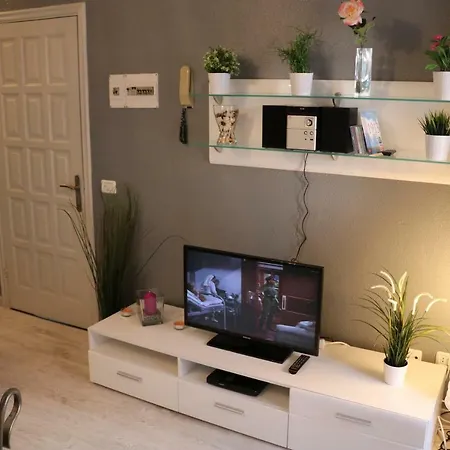 Διαμέρισμα Central Close To Iglesia, Only 280 Meters To The Las Vistas Beach, Balcony, Wifi Arona (Tenerife)