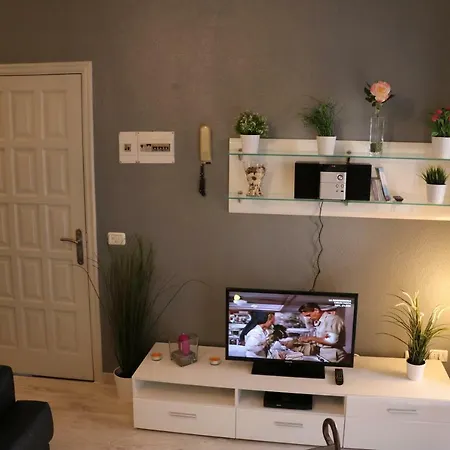 Central Close To Iglesia, Only 280 Meters To The Las Vistas Beach, Balcony, Wifi *
