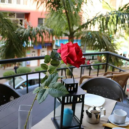 Appartement Central Close To Iglesia, Only 280 Meters To The Las Vistas Beach, Balcony, Wifi