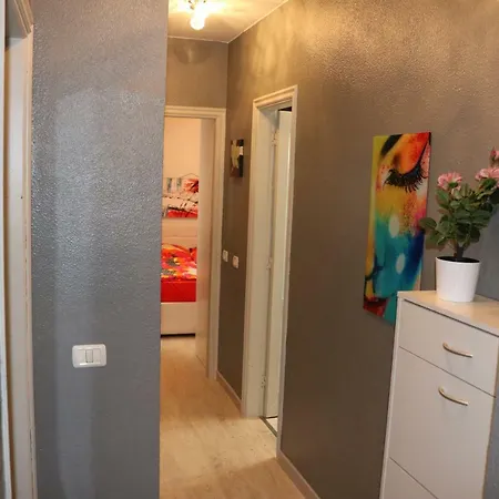 Appartement Central Close To Iglesia, Only 280 Meters To The Las Vistas Beach, Balcony, Wifi Arona (Tenerife)
